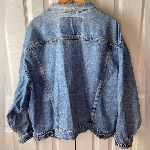 VINTAGE Levi’s Medium Wash Denim Thrashed Destroyed Grunge Trucker Jacket SZ XXL - Picture 2 of 15